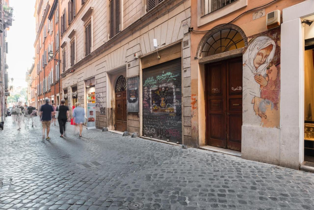 Via Dei Pettinari * Rom